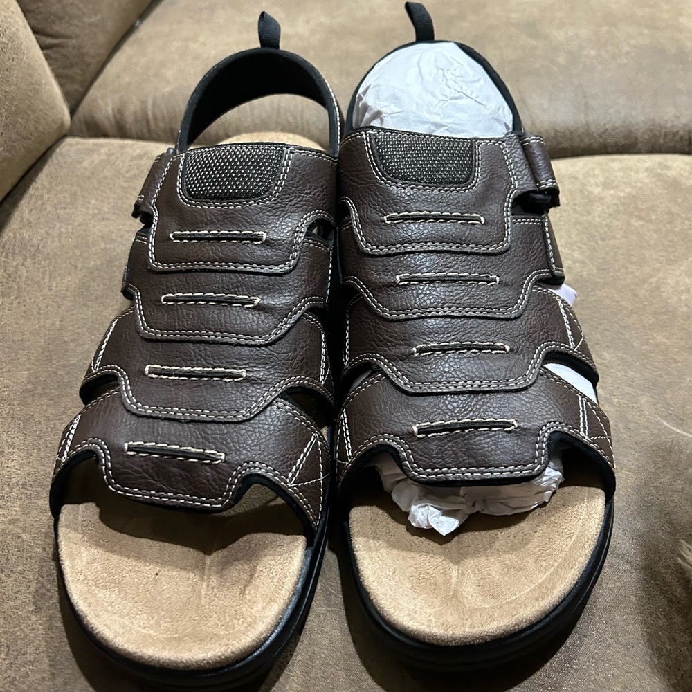 NWOT- Men’s Docker Sandals